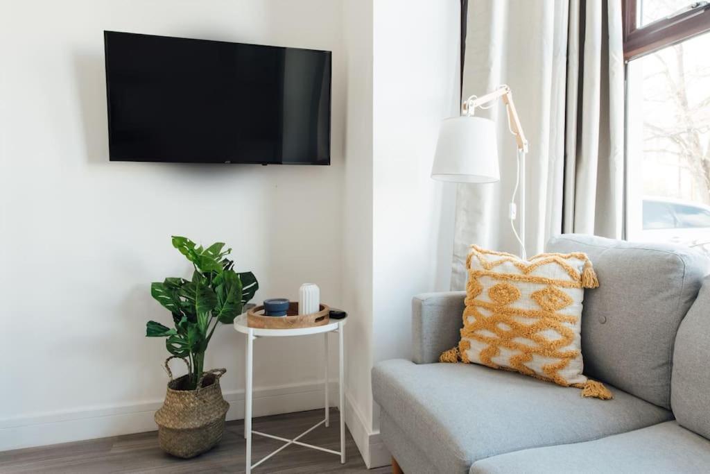 Stylish 2 Bedroom Flat In Ilford, London 外观 照片